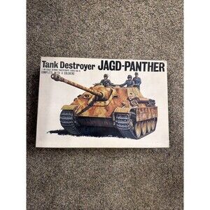 Vintage Bandai 1/48 WWII German Jagdpanther Tank Destroyer 05826 Model Kit No 18